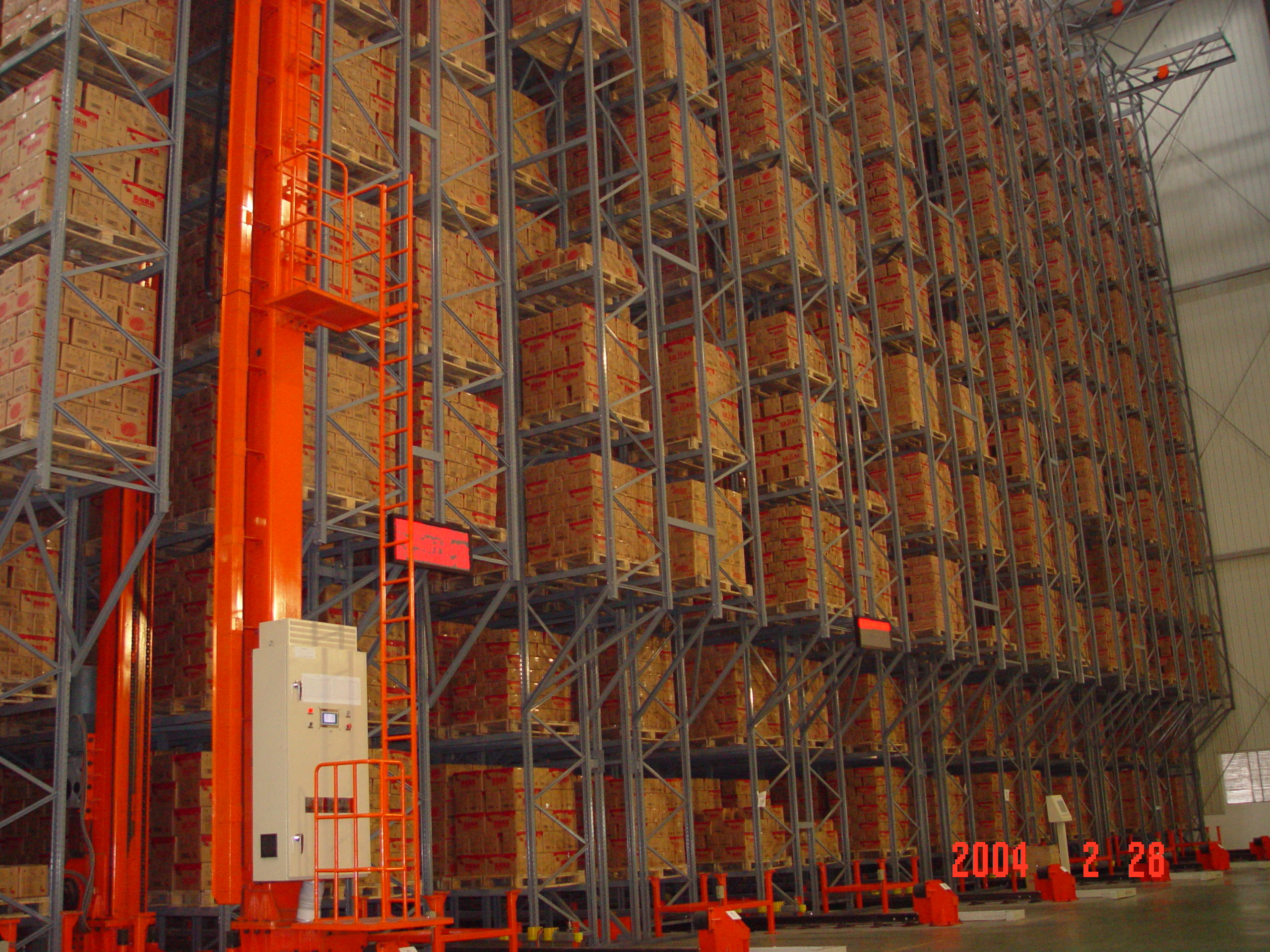 Sistema automático do armazenamento e de recuperação da proteção de corrosão para o armazém