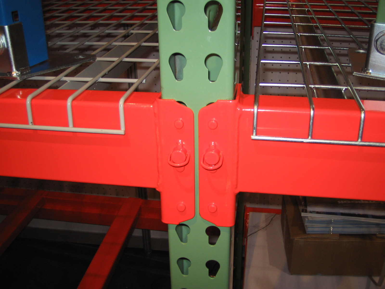 Movimentação personalizada no racking resistente da pálete, prateleiras do armazenamento do metal da fábrica